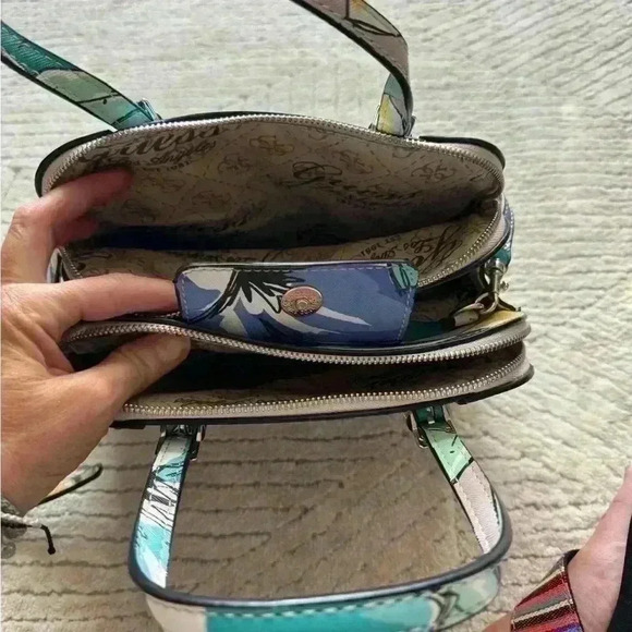 Guess purse - Picture 6 of 9